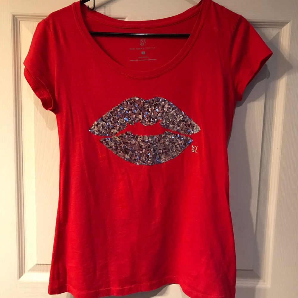 Red T-shirt with silver sequin lips